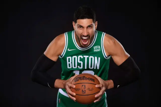 “위선자 나이키!” 비판한 NBA 스타, 그런데 왜 中이 난리?!