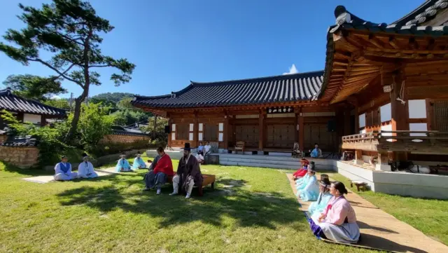 ‘정·해·인’이 왜 거기서 나와? 요즘 강진에서 벌어지는 일