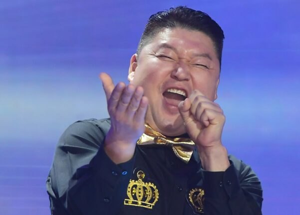 야놀자 성수기 캠페인 송해 이어 강호동이 나선다… 수익금 전액 코미디언 협회에 기부