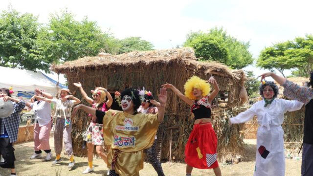 “보통 흥이 아니여”… 32만 명 모인 음성품바축제 다녀와 보니