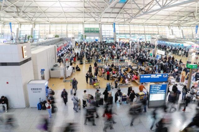 “새역사 썼다” 설 연휴 인천공항 이용객 역대 최고치 [항공+]